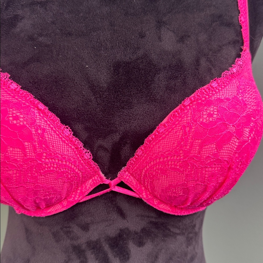Victoria secrets pink lace bra 32C - Picture 3 of 9
